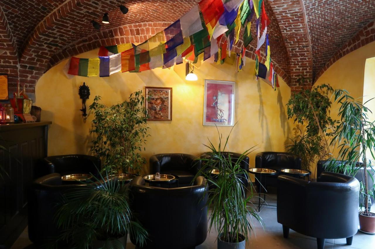 Hotel Dharma 2*